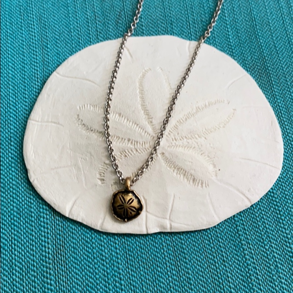 NWT Lucky Brand sand dollar charm necklace